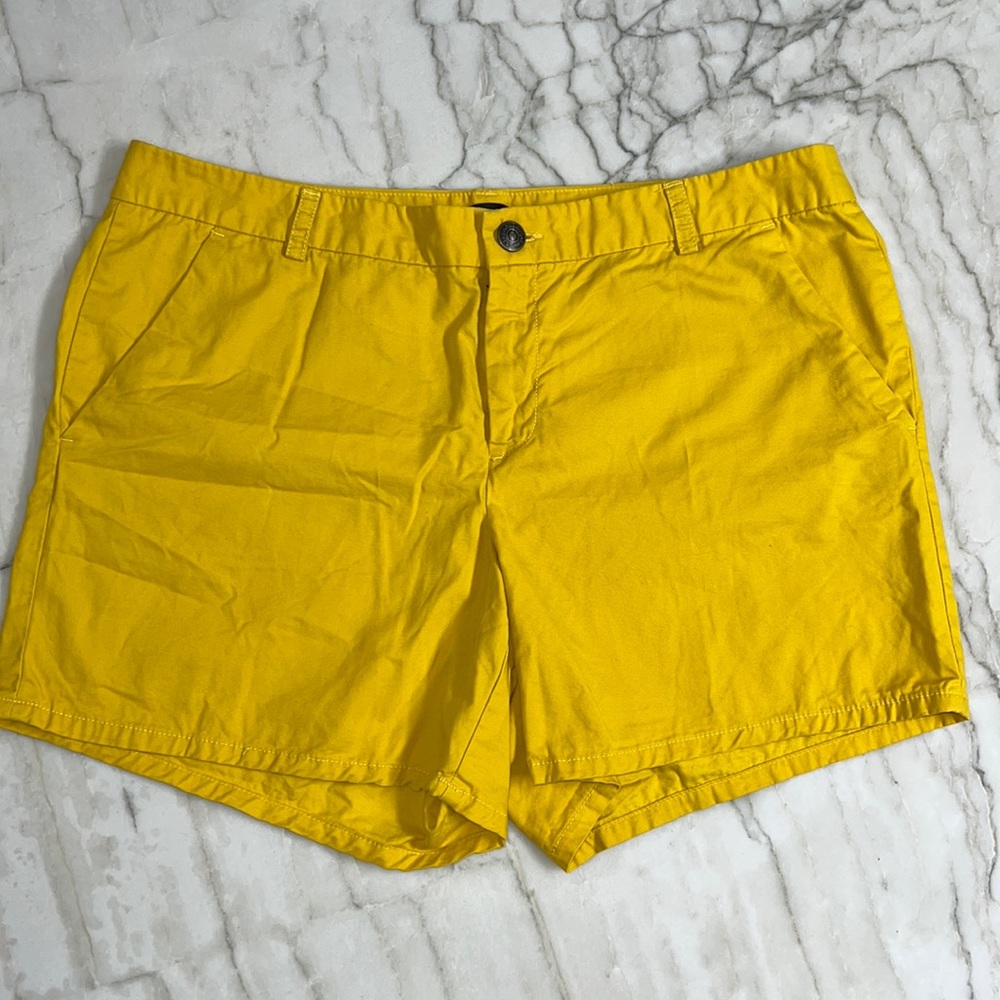 GAP Aubrey shorts woman’s size 16